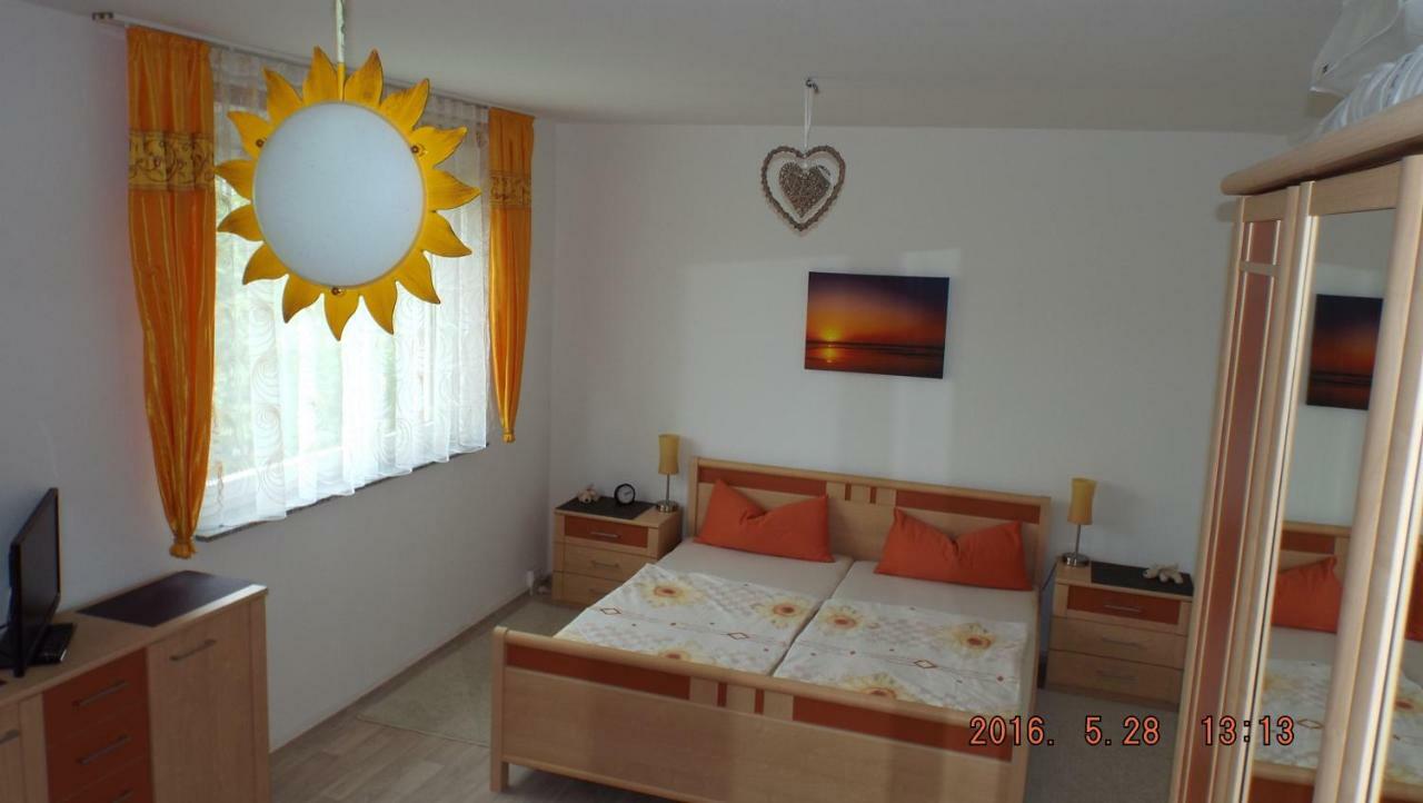 2-Zimmer-Ferienwohnung "Garten Der Welt" Berlin Extérieur photo